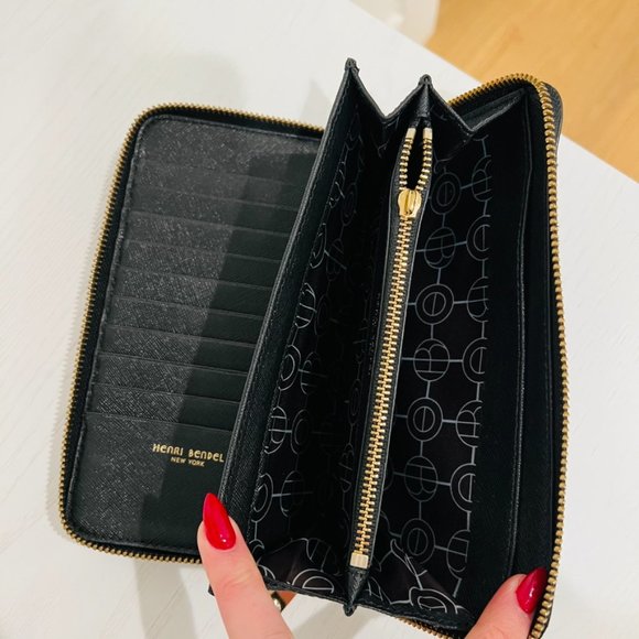 Black & Gold Henri Bendel Continental Wallet - Picture 6 of 8